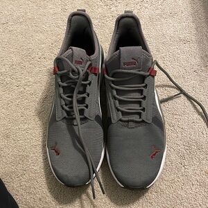 Men’s puma sneakers